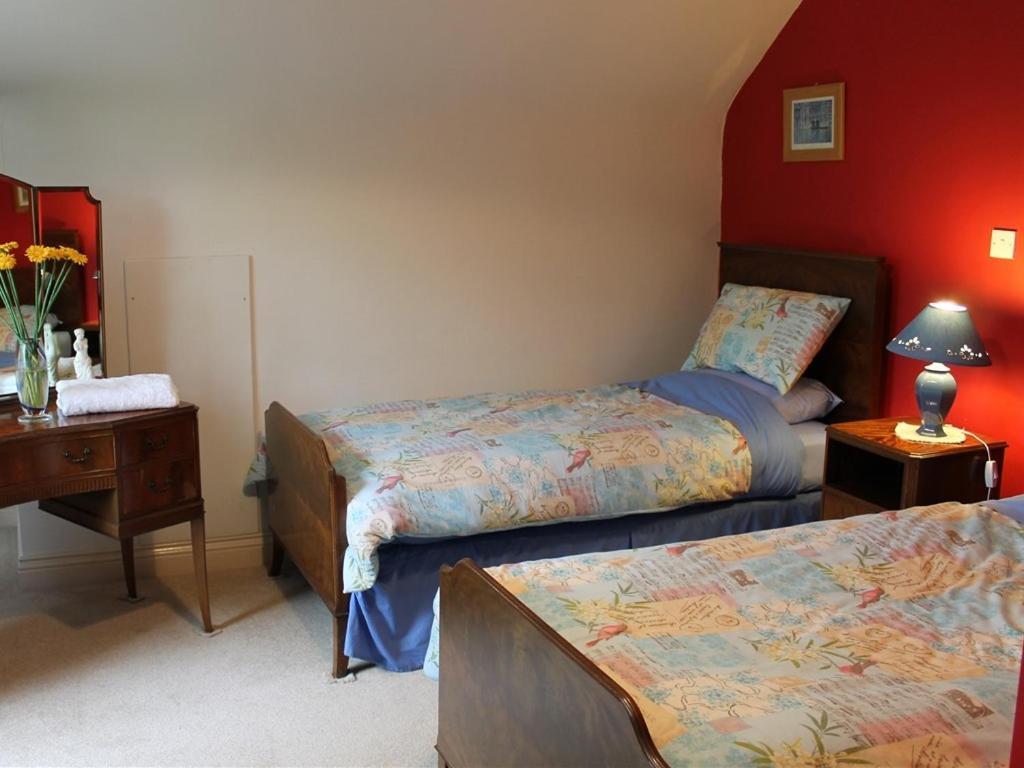 Blossom Hill Bed And Breakfast Killaloe Exterior photo