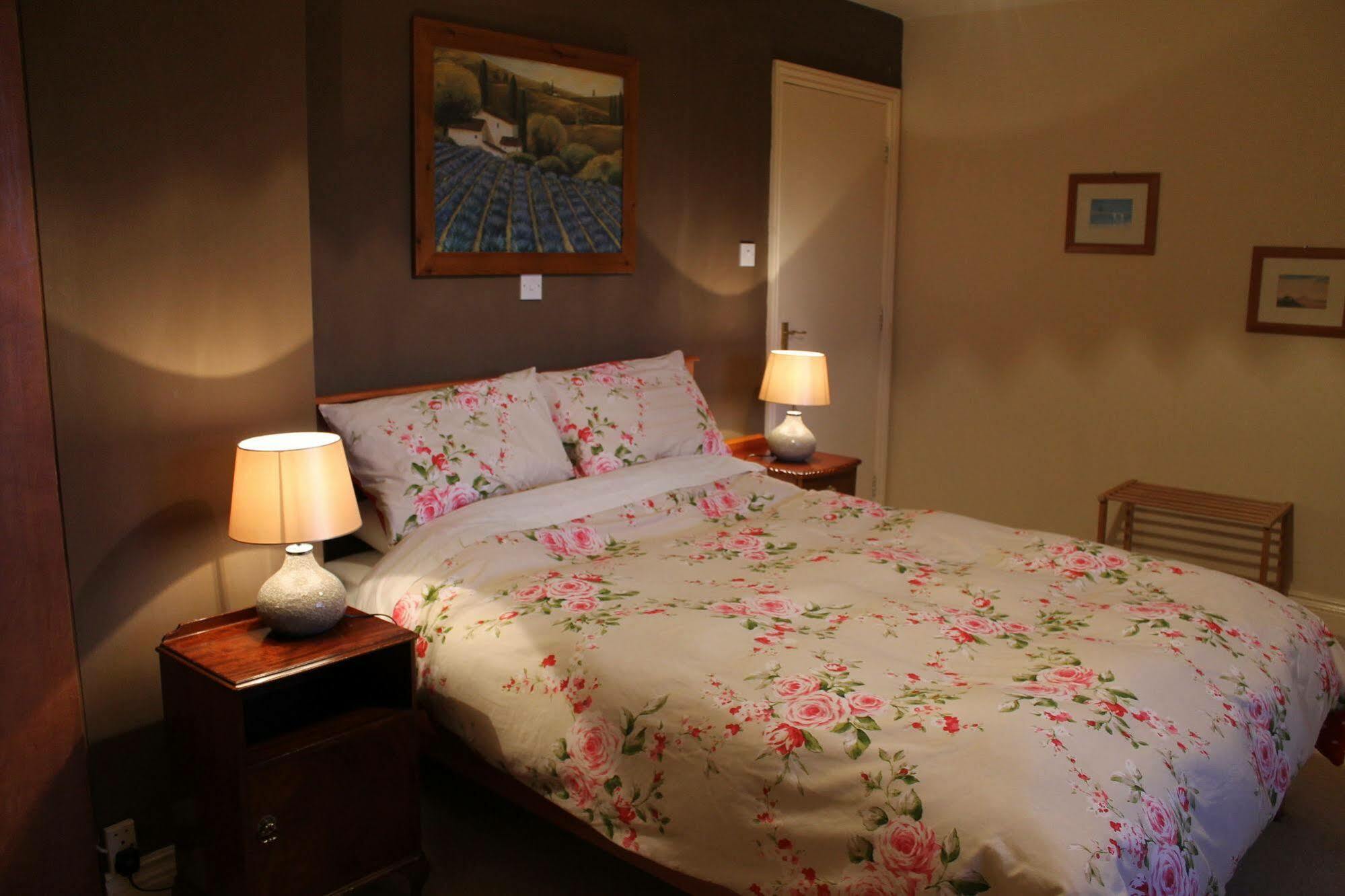 Blossom Hill Bed And Breakfast Killaloe Exterior photo